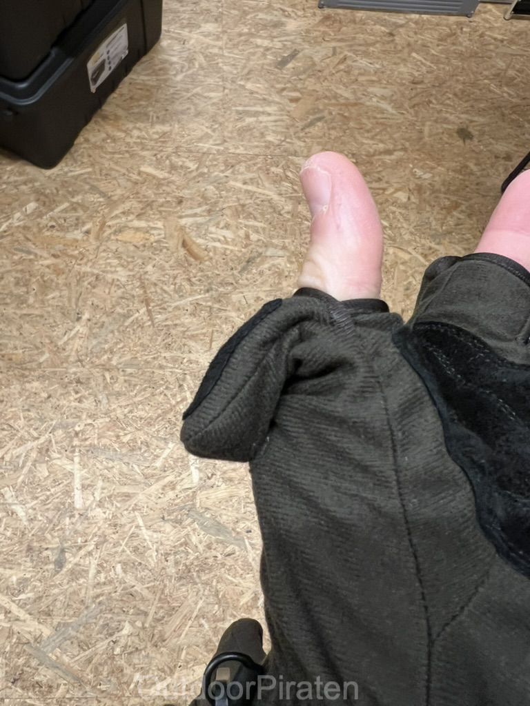 C4E00F35-5D97-4021-8899-80F5C588A6C1_1_105_c