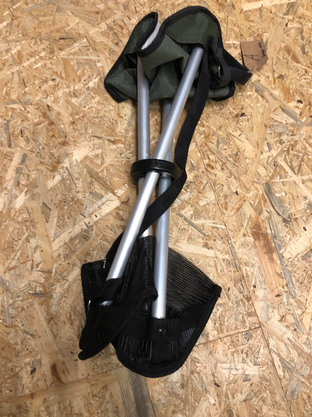 Eagle-Products-Klapp-Sitz-Dreibein-4